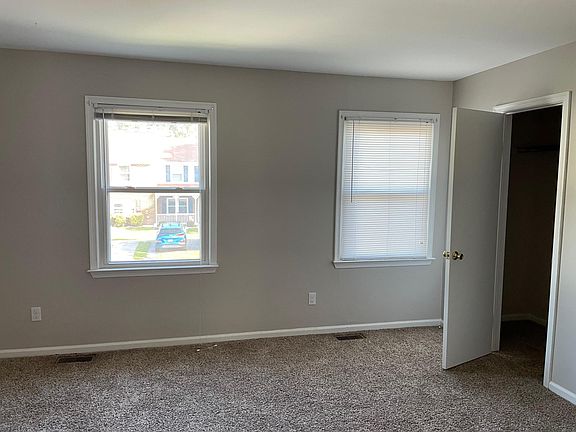 5th image of 105 Haverstraw Ct