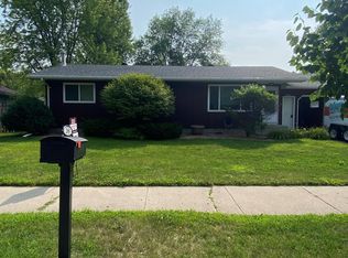 2005 S 22nd St, Grand Forks, ND 58201