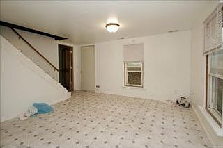 3rd image of 586 Kincaid St