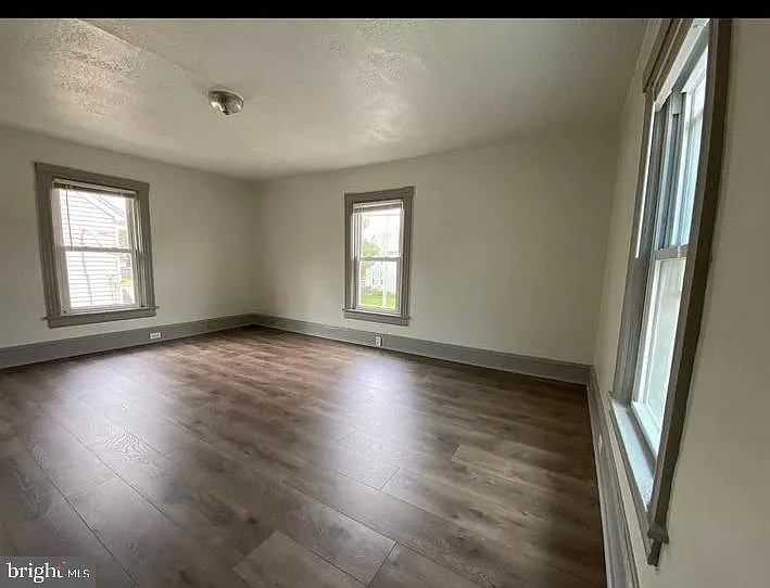 1 bed, 1397 sqft, $1,400 — Photo 3