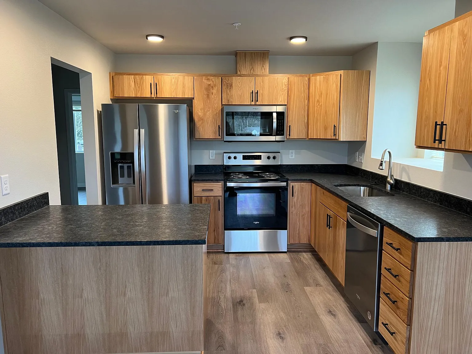 540 Gateway Blvd — Photo 3