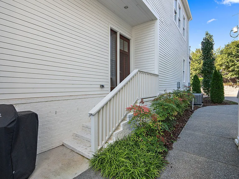 514 Hobbs Creek Dr — Photo 44