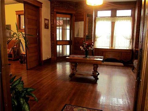 3rd image of 608 Woodruff Place West Dr