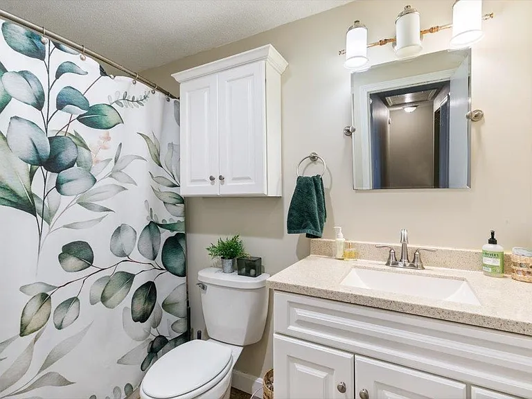 114 Fieldstone Dr — Photo 17