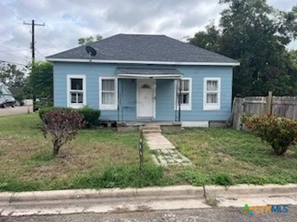 911 Pine St, Victoria, TX 77901
