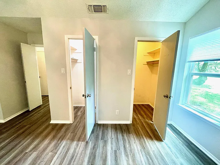 13504 Lois Ln — Photo 13