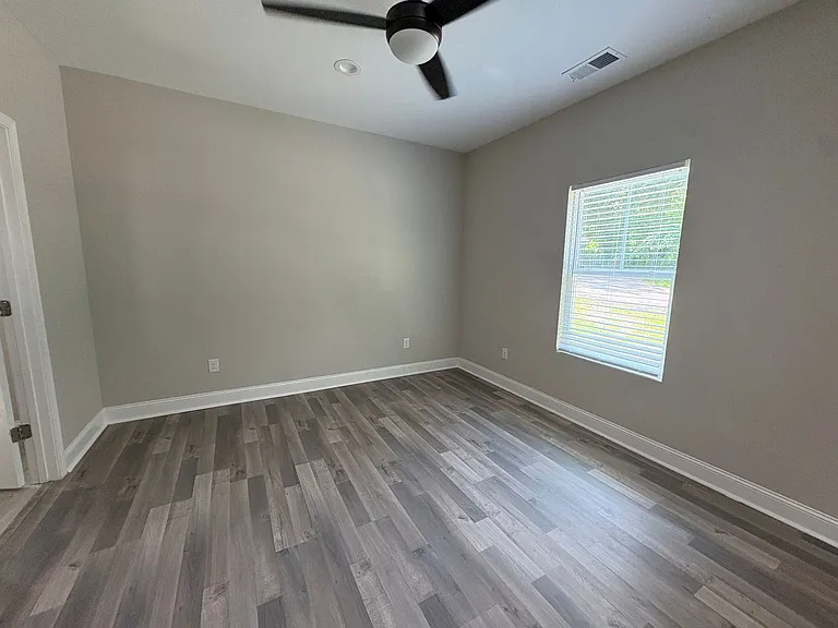 6 Herring Ave — Photo 4