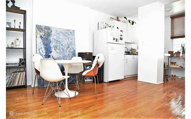 Rented by Douglas Elliman | media 16