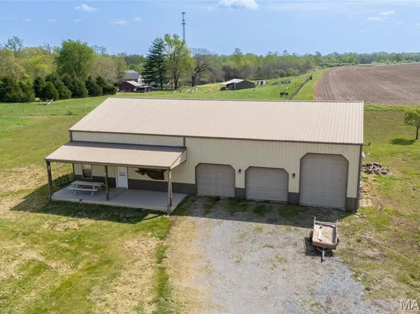 74 Elkville Cemetery Rd, Elkville, IL 62932
