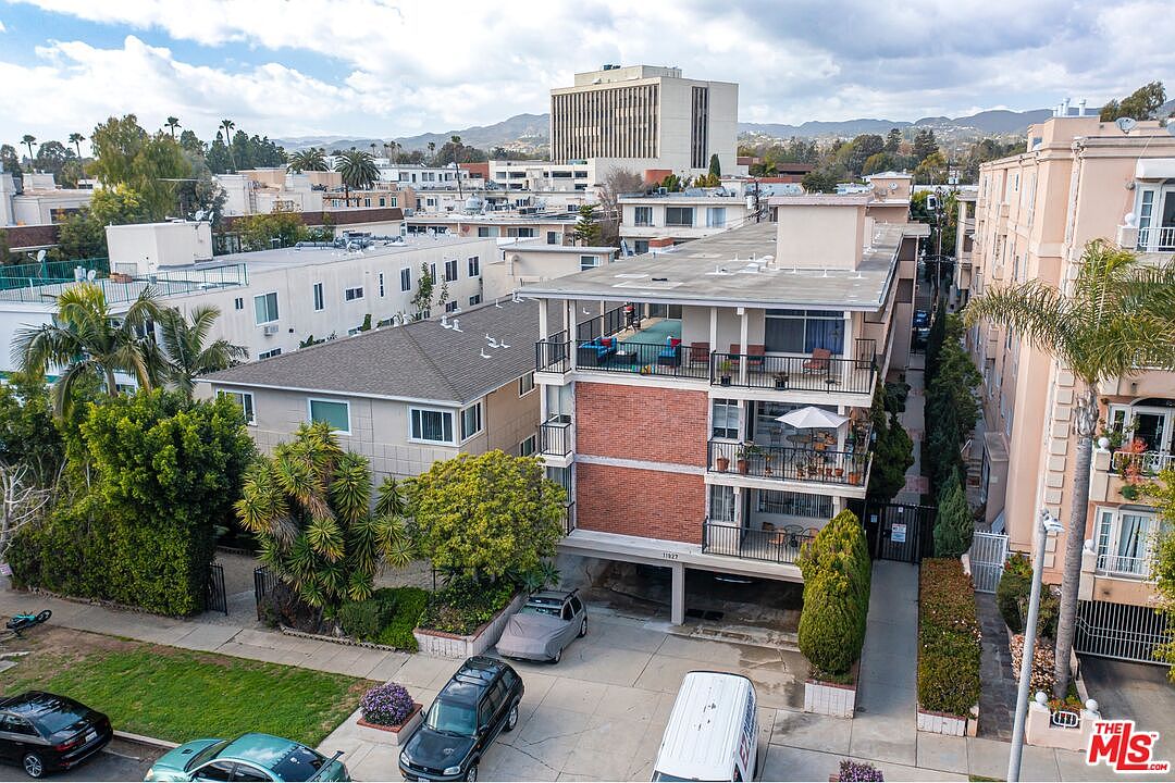 11927 Gorham Ave, Los Angeles, CA 90049 | Zillow