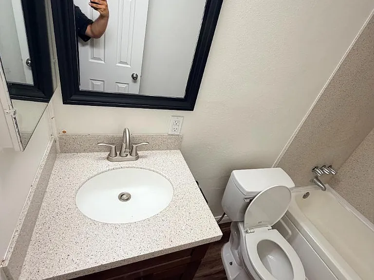Unit Photo