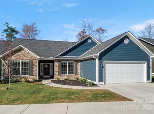 133 Marianne Dr, Hendersonville, NC 28739