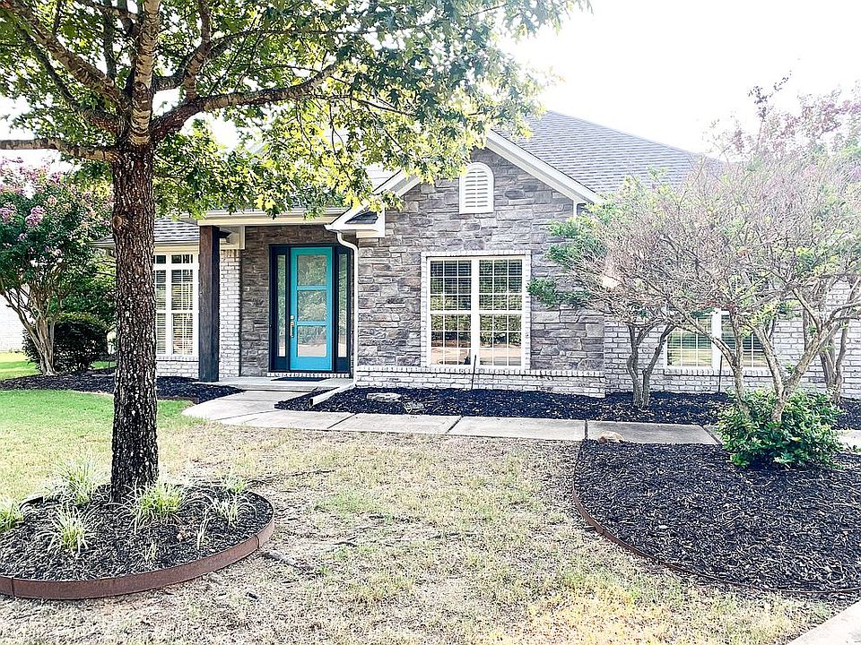 Nice curbside appeal.