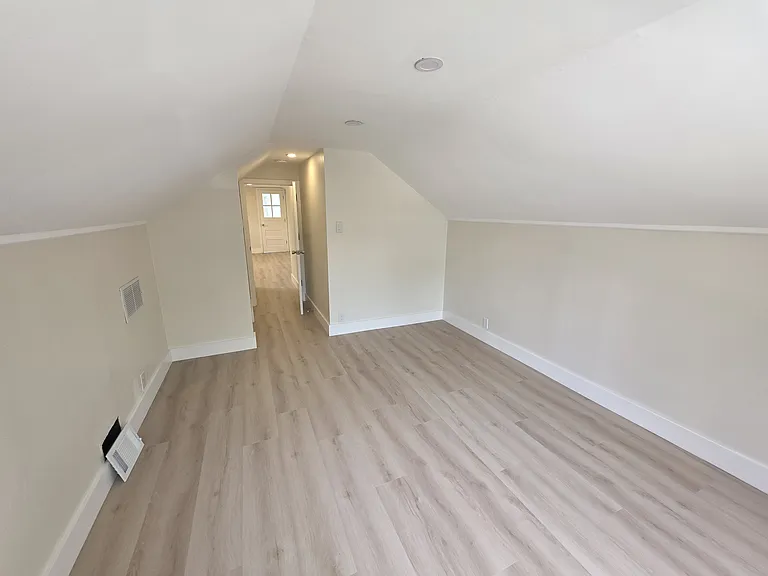 10215 S Kildare Ave — Photo 15