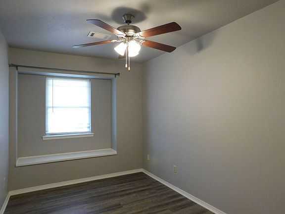 5th image of 511 Evergreen Dr