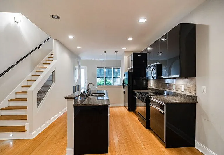 118 Ruth Dr #240 — Photo 11
