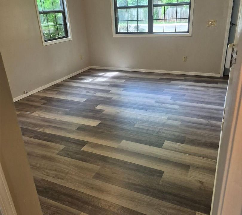 1st image of 531B N Oak Grove Ave