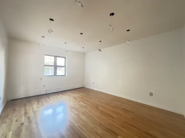 831 Willoughby Avenue image 12 of 12