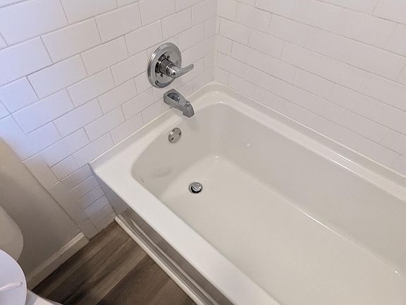 5th image of 5404 GREATPINE Court