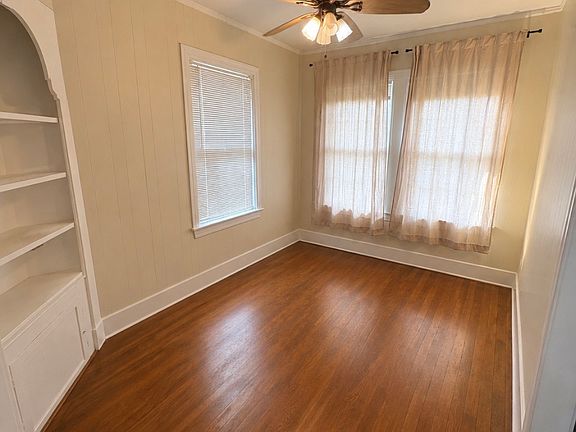 3rd image of 406 W 33rd St #A