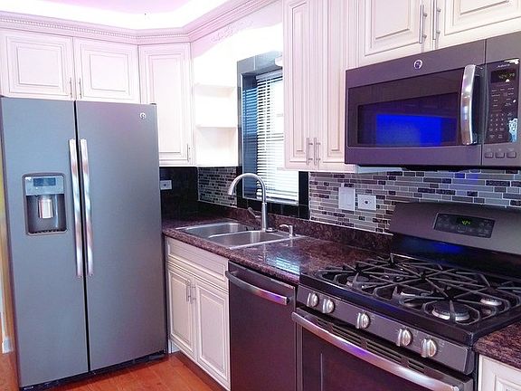 3rd image of 4903 W 28th Pl