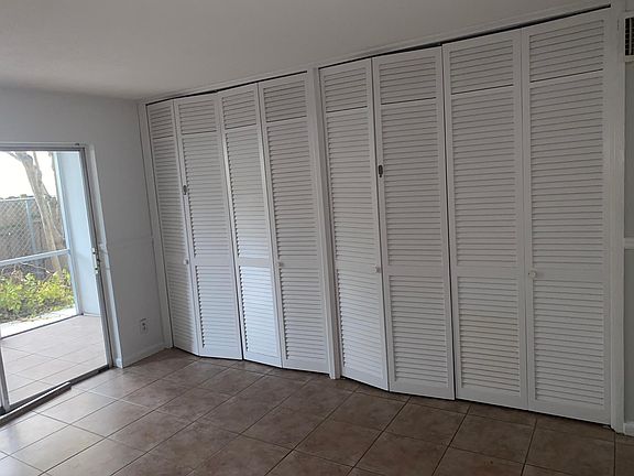 4th image of 3915 S Flagler Dr APT 105