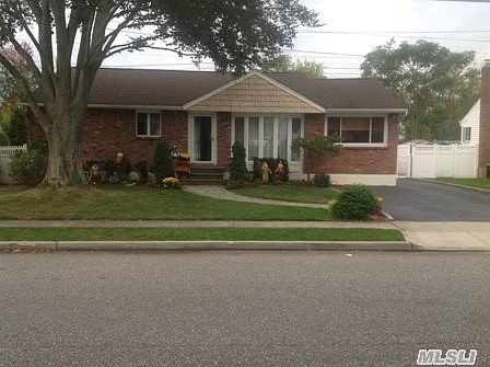 1st image of 56 Hampshire Dr
