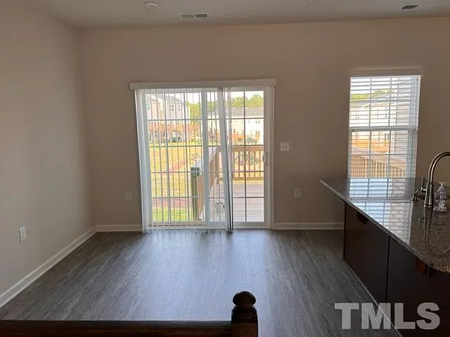 1019 Romeria Dr — Photo 7