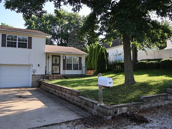 2nd image of 729 E Hines Ave