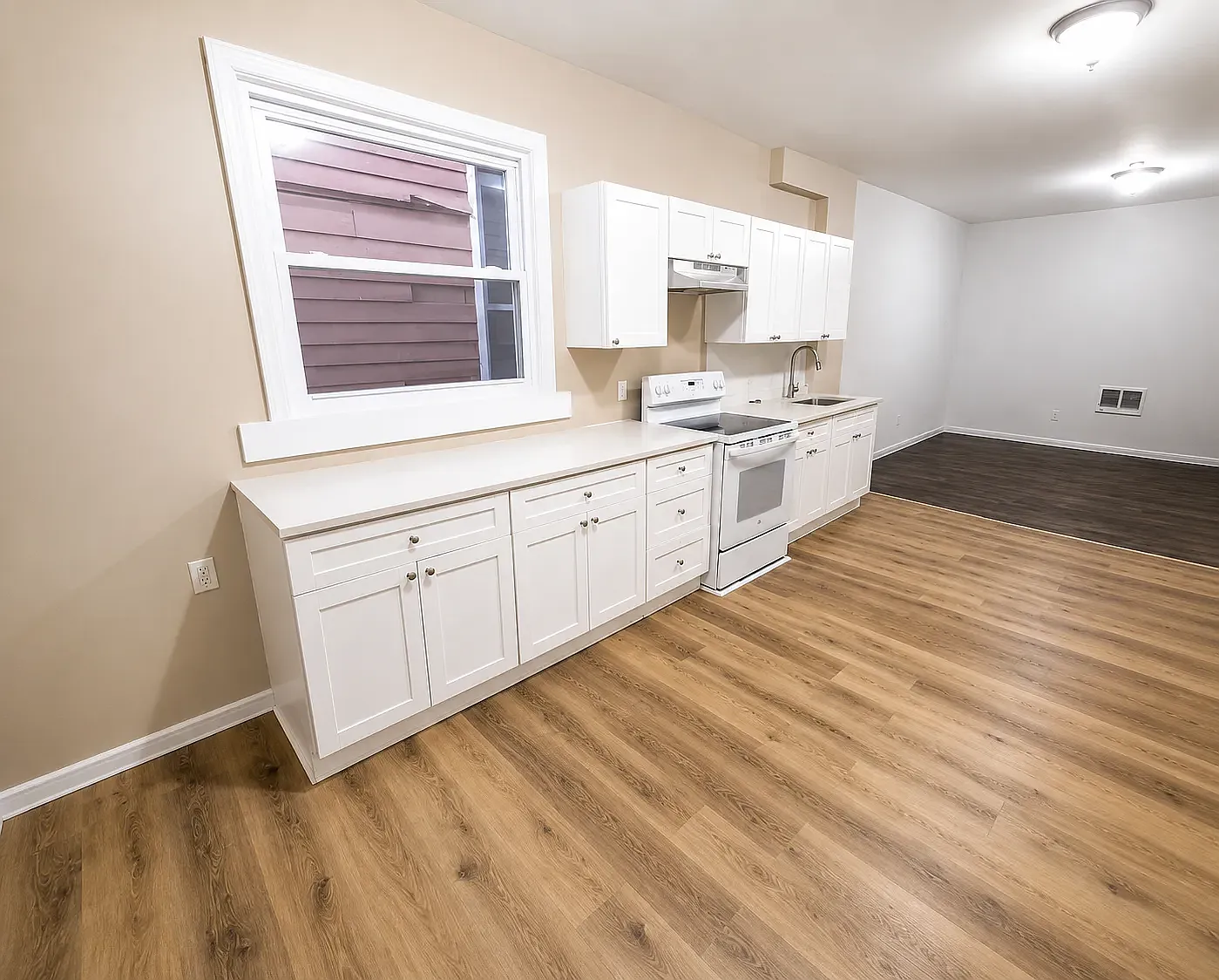 2 bed, 800 sqft, $1,594 — Photo 2