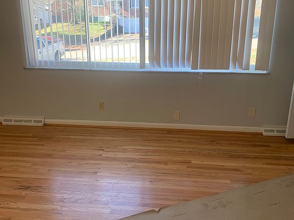 3rd image of 4948 Charlemar Dr Unit 2
