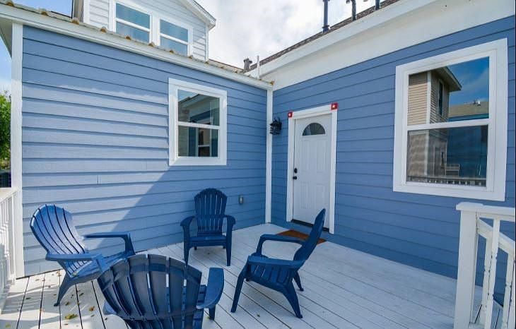 1st image of 1828 Avenue