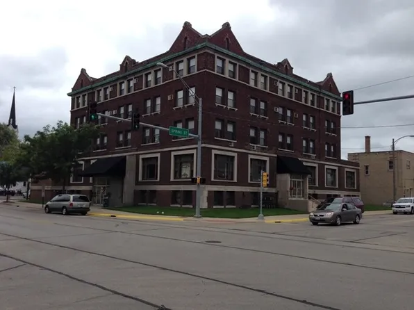 206 S Galena Ave #3F, Freeport, IL 61032