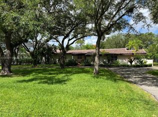 6720 SW 72nd Ct, Miami, FL 33143