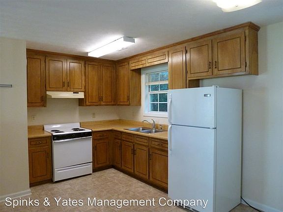 3rd image of 105 Blue Creek Ct