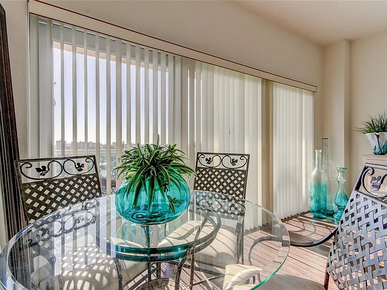 880 Mandalay Ave #604 — Photo 12