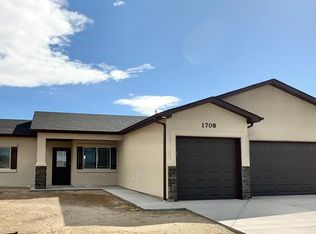 1708 Kingfisher Ln, Pueblo, CO 81008