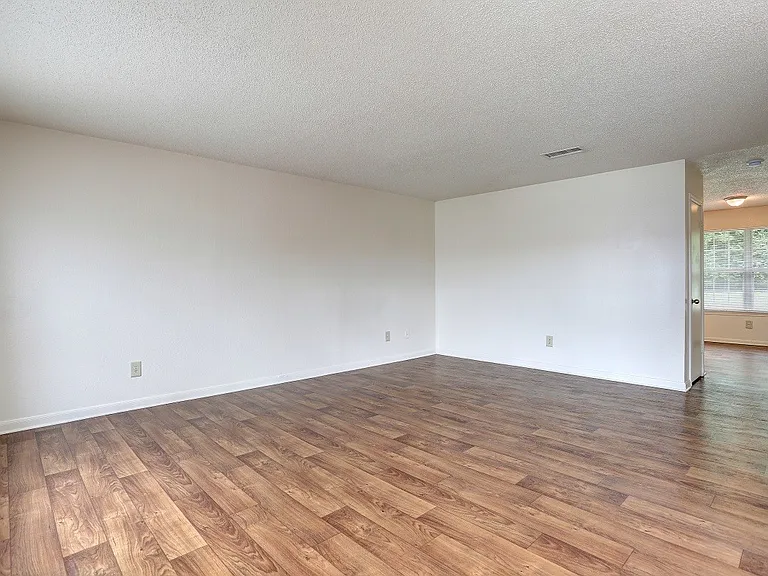 Rutherford Pointe Townhomes — Photo 10