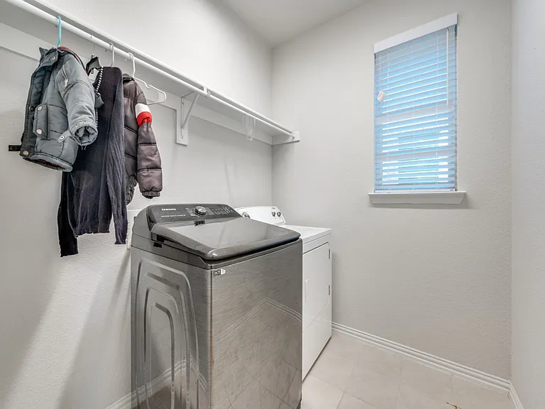 2094 Creekbluff Cir — Photo 25