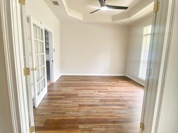 5th image of 4612 Foxborough Ave