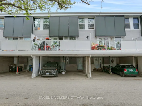 3445 Uplands Dr #133, Ottawa, ON K1V 9N5