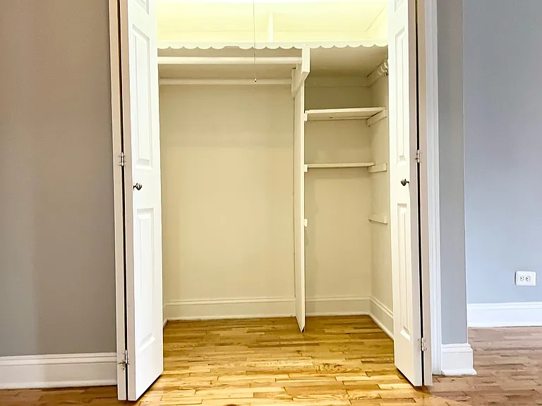 207 E 202nd St #3J — Photo 7