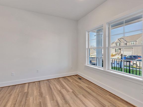 5th image of 11635 Brookvale Pl