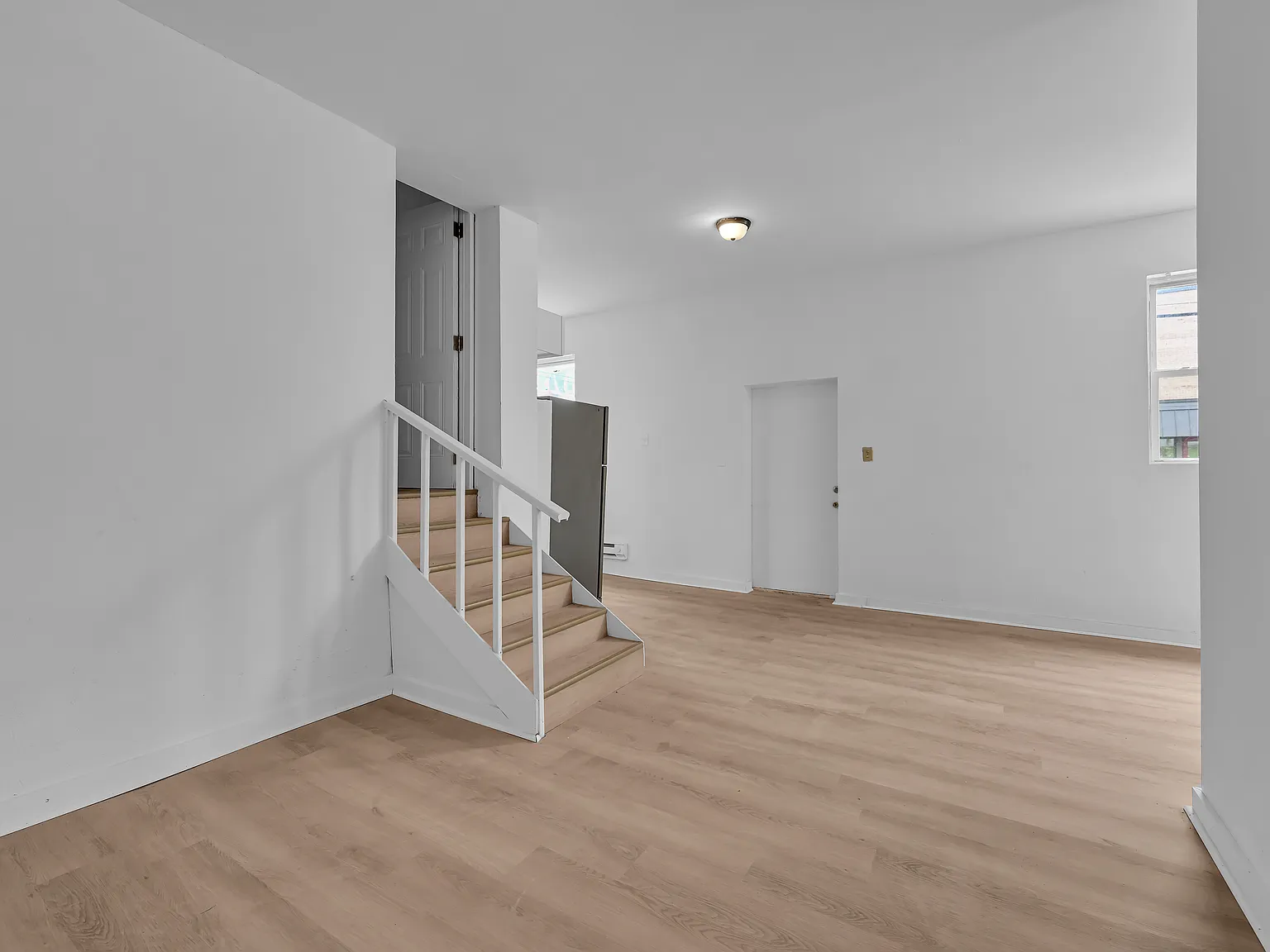 2 bed, $1,300 — Photo 2
