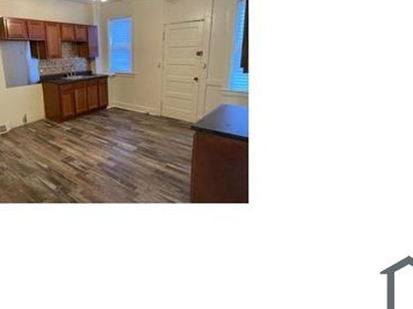 2611 Webster Ave