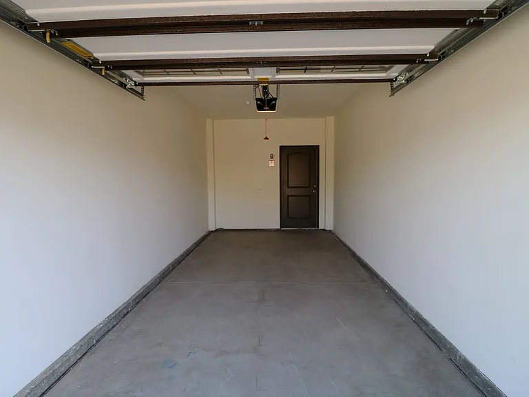 Santa Barbara Luxury Apartment Homes — Photo 11