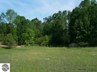 707 Hammond Rd E, Traverse City, MI 49686