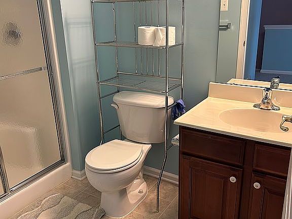 1st Floor common bathroom