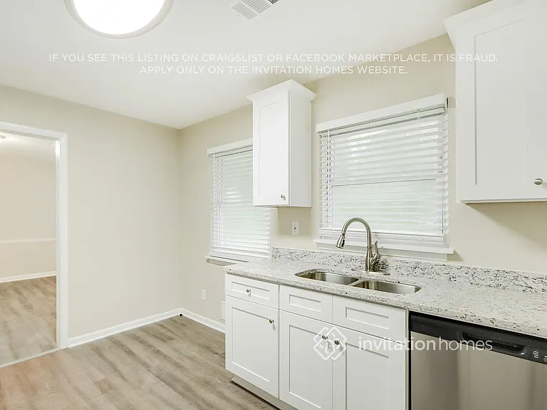 2365 Shamrock Dr — Photo 10