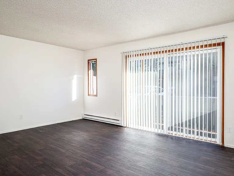 Crown East Apartments — Photo 3